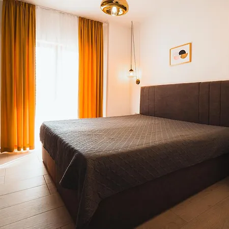 Cassandra Apartment *